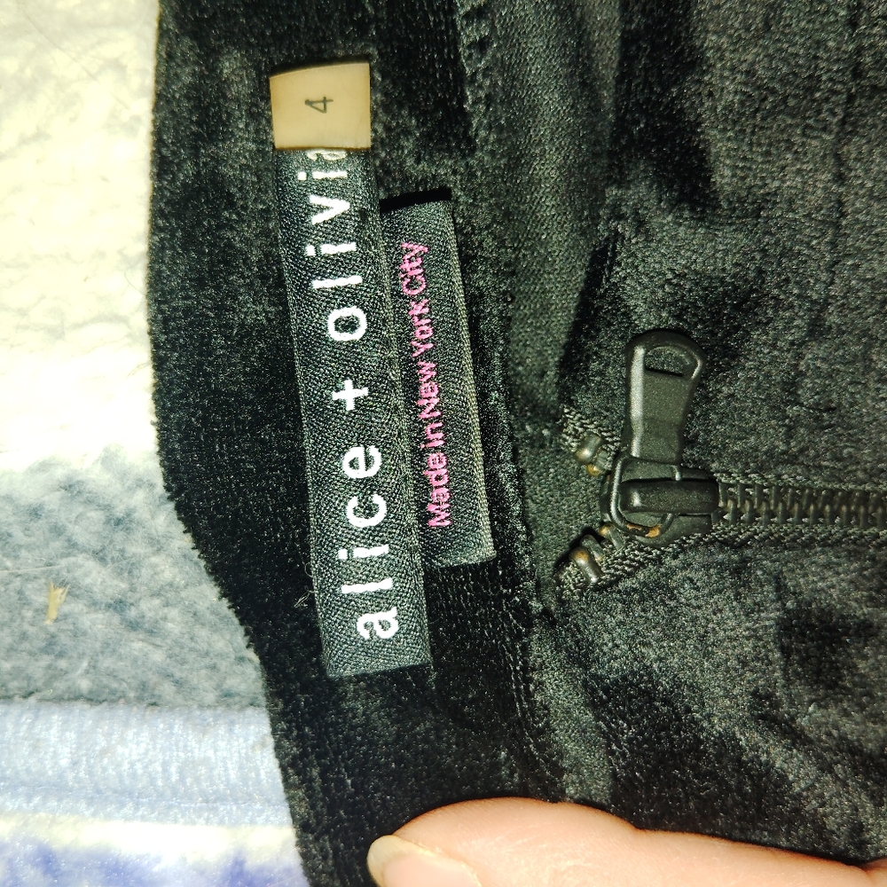 ALICE + OLIVIA Velvet Front Zip Leggings - Picture 9 of 9